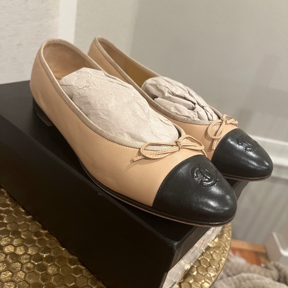 Authentic CHANEL ballet flats lambskin 39.5 beige black
